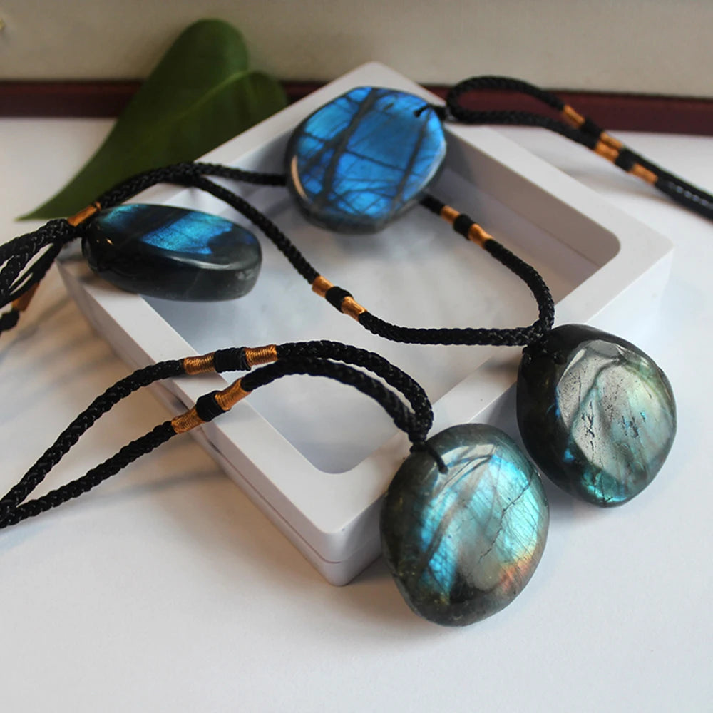 Natural Labradorite Moonstone Pendant Necklace Charms Crystal Necklace for Women Men Energy Stone Necklace Spiritual Jewelry