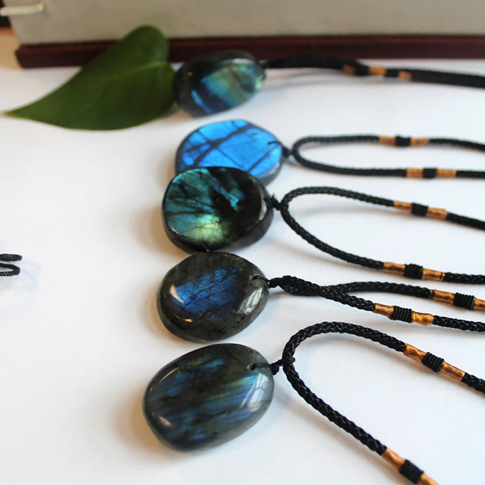 Natural Labradorite Moonstone Pendant Necklace Charms Crystal Necklace for Women Men Energy Stone Necklace Spiritual Jewelry