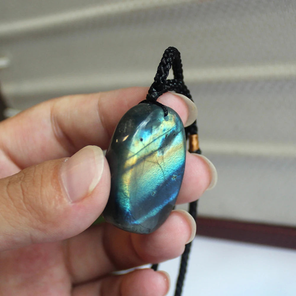 Natural Labradorite Moonstone Pendant Necklace Charms Crystal Necklace for Women Men Energy Stone Necklace Spiritual Jewelry