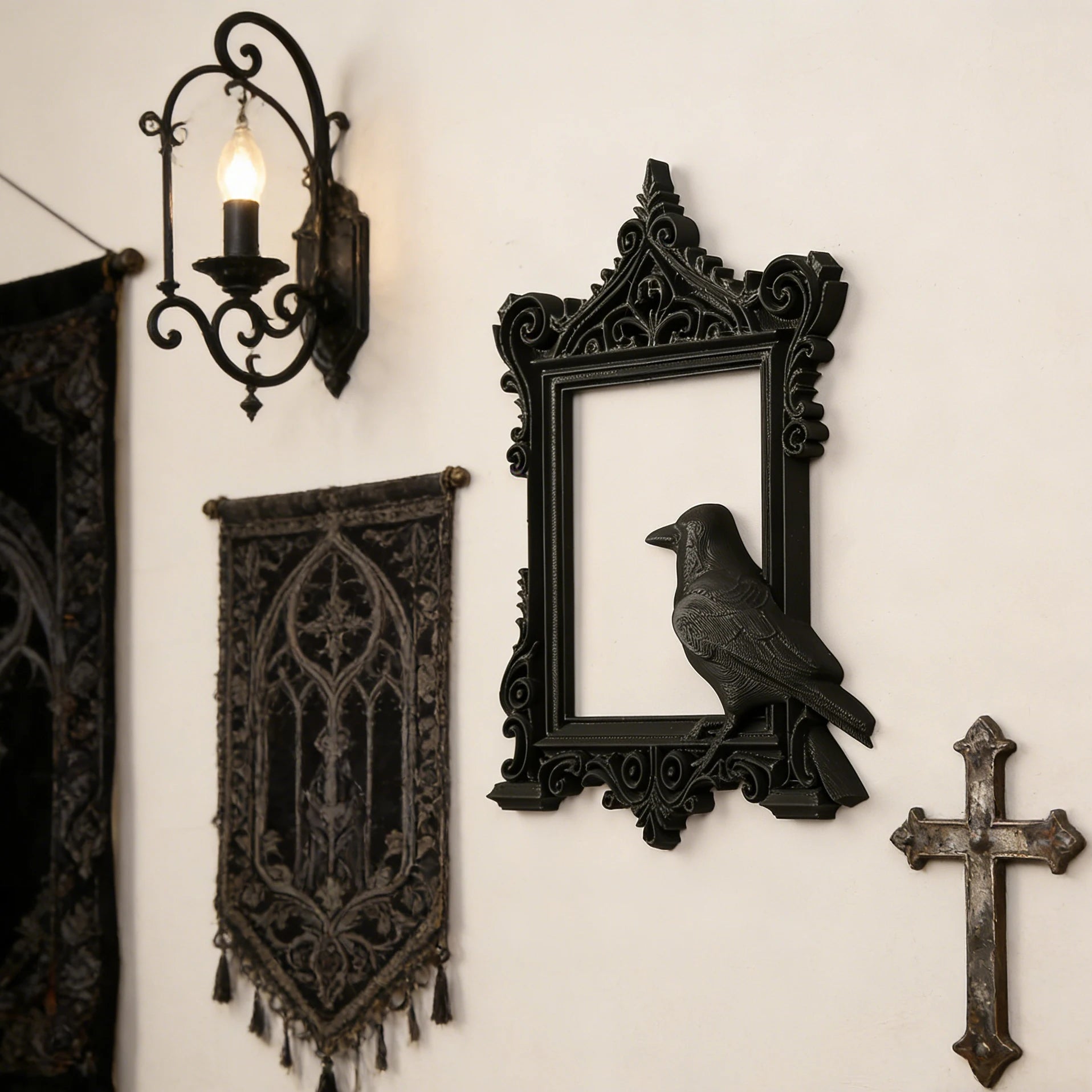 Cross-Border Gothic Dark Style Carved Crow Decorative Photo Frame For Dark Retro-Style Home Wall Decoration Scenario