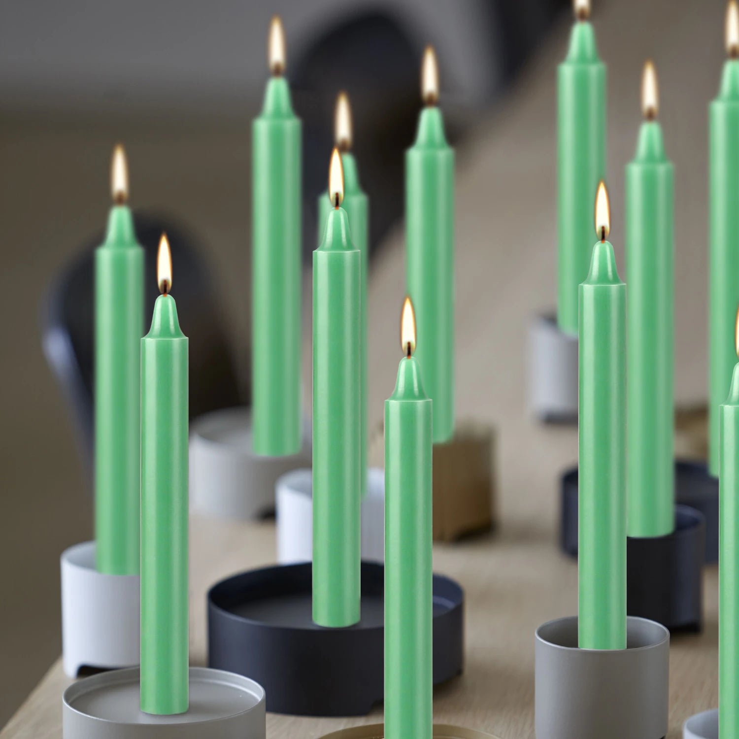 12 Pcs 3.9*0.4In（10.1*1.2Cm） Green Small Stick Candles, No Drip, No Smoke, No Scent, Household Dinner Candles, Hand-Poured, High-Quality, Suitable for Various Places and Holidays.