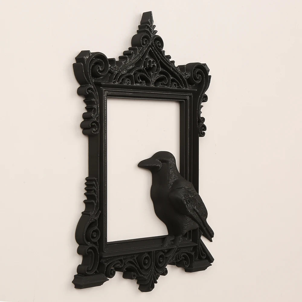 Cross-Border Gothic Dark Style Carved Crow Decorative Photo Frame For Dark Retro-Style Home Wall Decoration Scenario