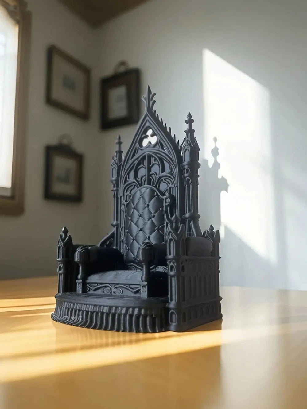 3d Printed Gothic Style Throne Exquisite Patterns Cool Look for 1/12 1/14 Doll Figure Home Decor Desk Decoration
