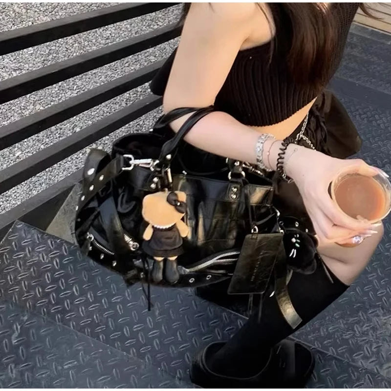New Fashion Rivet Motorcycle Bag Casual Ladies Versatile Texture Handbag Fashionable Commuting Versatile Shoulder Messenger Bag
