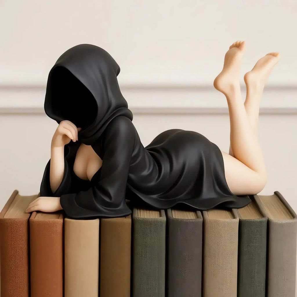 3DGothic Black Robe Queen Figure Bookshelf Sculpture Spooky Sitting Statues Desktop Ornaments Gifts Mysterious Halloween Statue