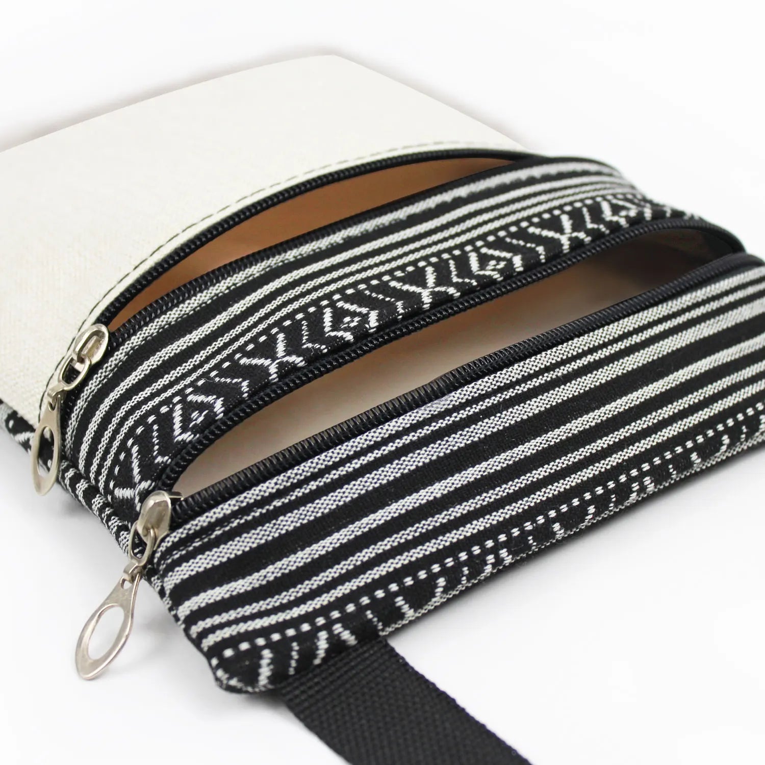 Bohemian-style Moth Unisex Crossbody Bag Adjustable Strap Men's Crossbody Bag Women's Outdoor Shoulder Bag
