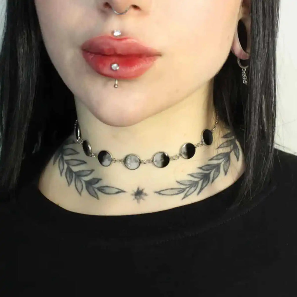 Gothic Y2k Moon Phase Choker Silver Tone Lunar Cycle Celestial Necklace for Women Witchy Wiccan Halloween Party Jewelry Gifts