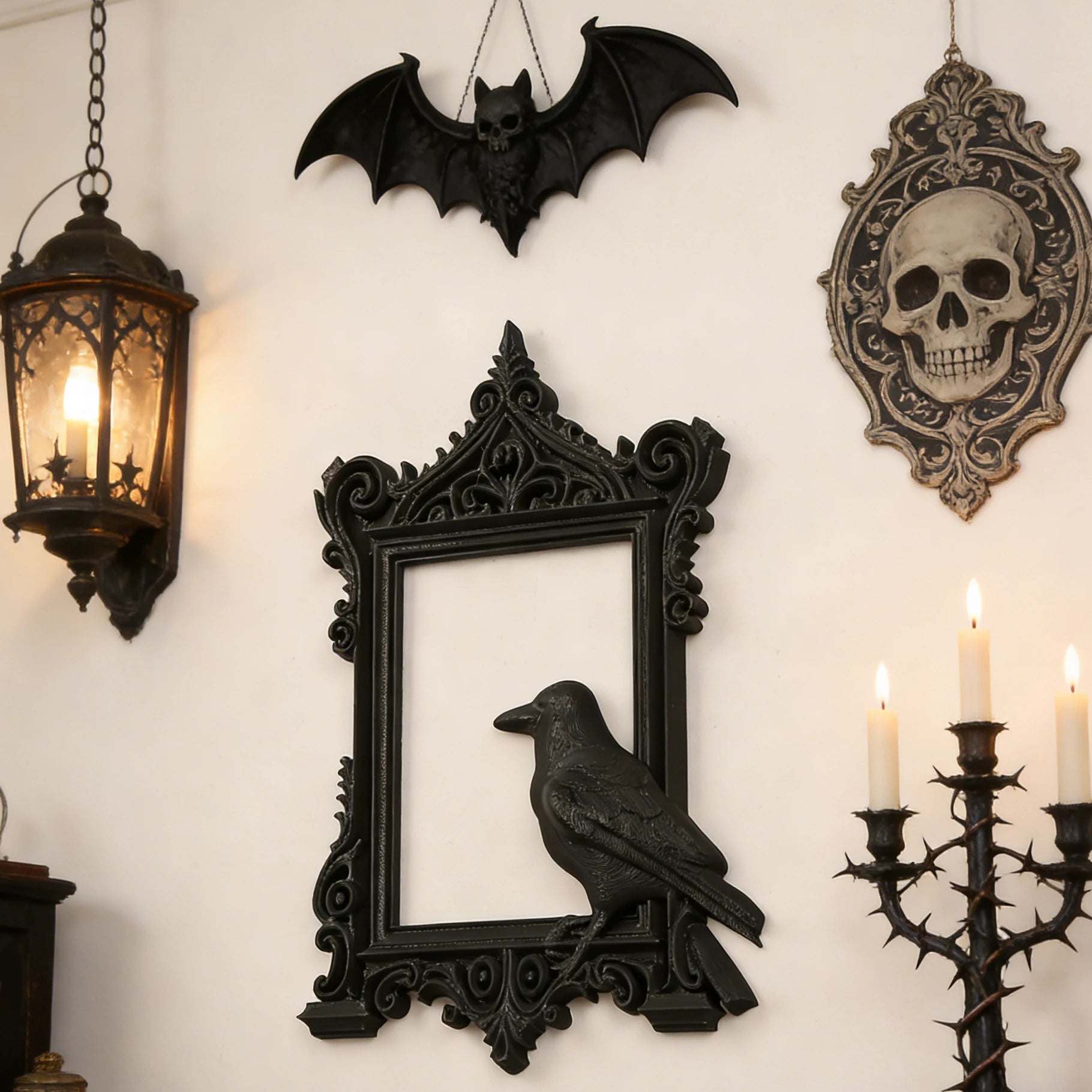 Cross-Border Gothic Dark Style Carved Crow Decorative Photo Frame For Dark Retro-Style Home Wall Decoration Scenario
